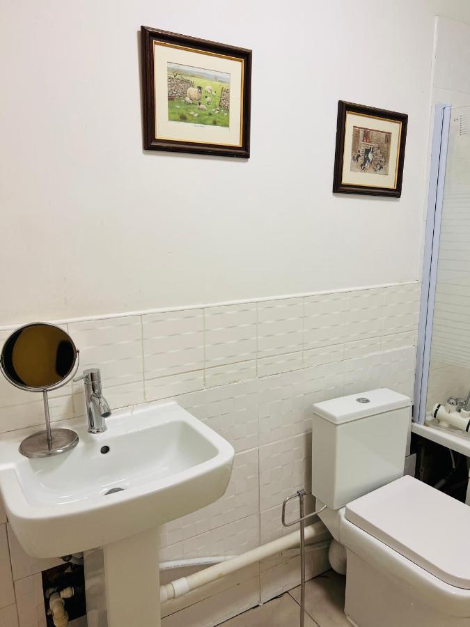 Fabulous 1Bed 1Bath Ground Floor Shared Accommodation ,Only Double Room Edimburgo Exterior foto
